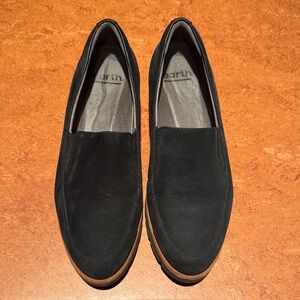 Earth Men's Black and Brown Loafers
